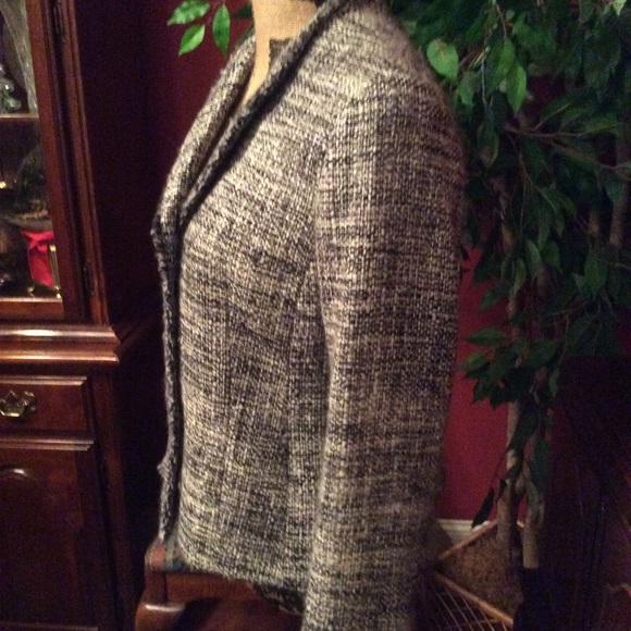 Black/white blazer - Picture 3 of 5